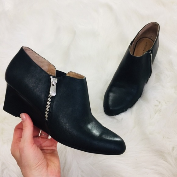 adrienne vittadini wedge booties